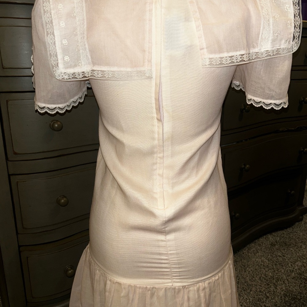 Elegant Cream Midi Dress